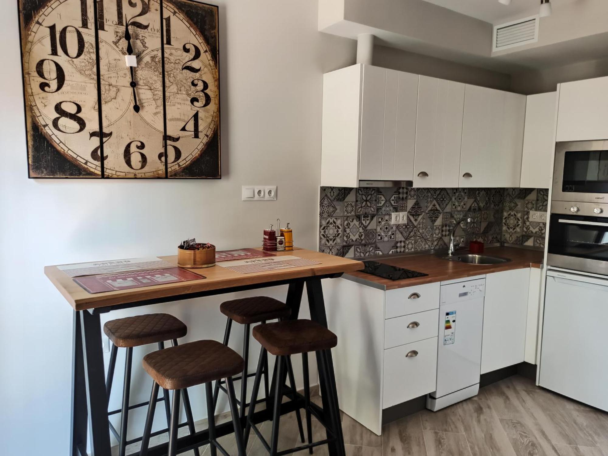 Barcelo 21, Parking On Request, Atico With Terrace & Studio With Patio, Center, Breakfast Included, Quite Neighborhood, Bc Malaga Room photo